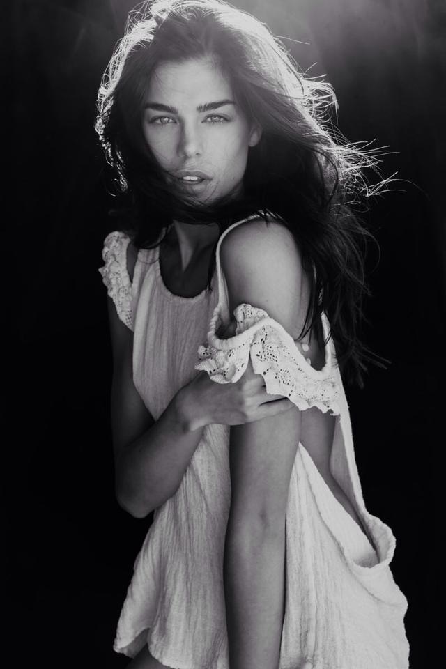 Female model photo shoot of Raina Hein