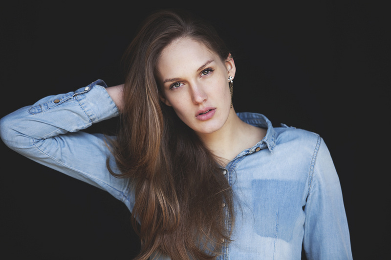 Female model photo shoot of Manon Krol