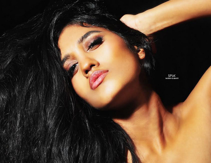 Female model photo shoot of Manesha