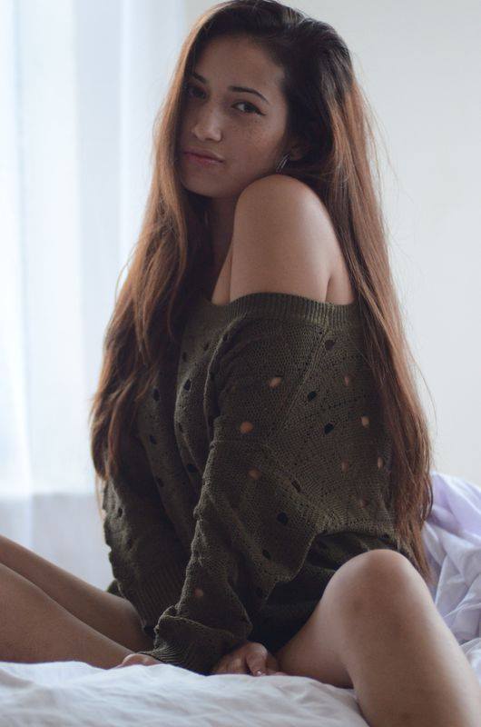 Female model photo shoot of Emily macias