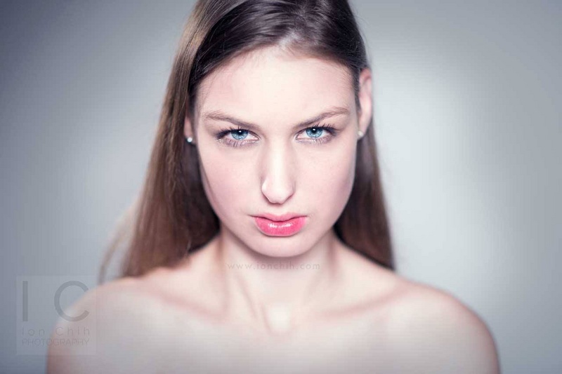Female model photo shoot of Robijn Suasso