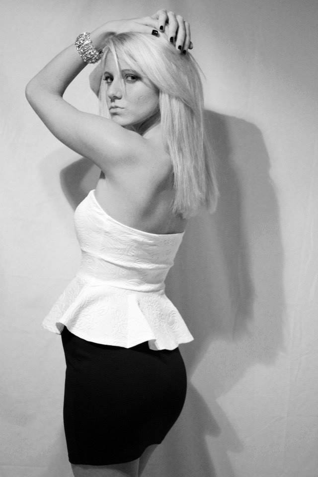 Female model photo shoot of Amanda Kubiak