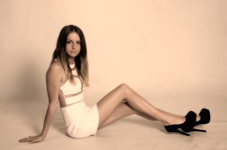 Female model photo shoot of Alyx-Jane  in Imagine photography studios