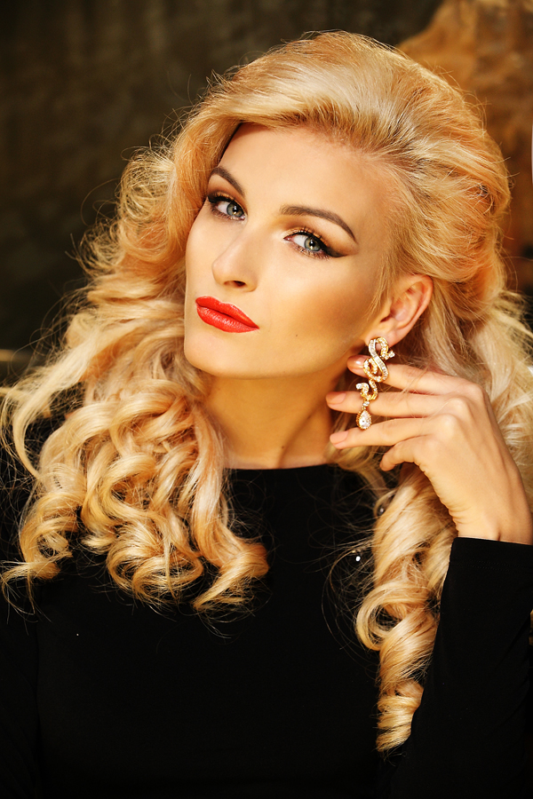 Female model photo shoot of Nikolenko Janna