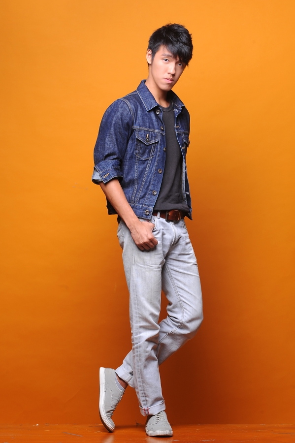 Male model photo shoot of Benedict Carlos