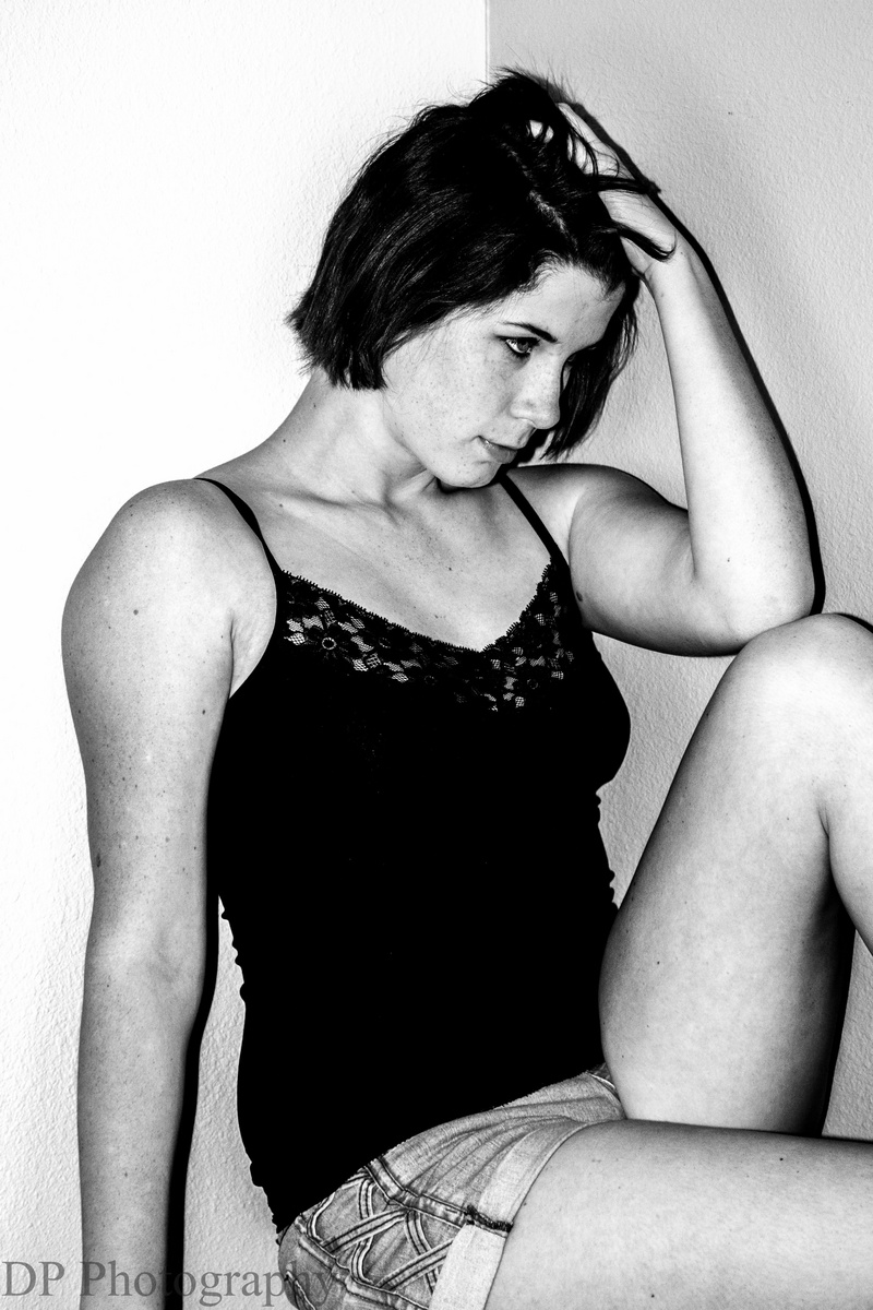 Female model photo shoot of Sarah Wray