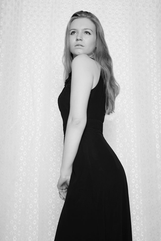Female model photo shoot of Aurora McKean