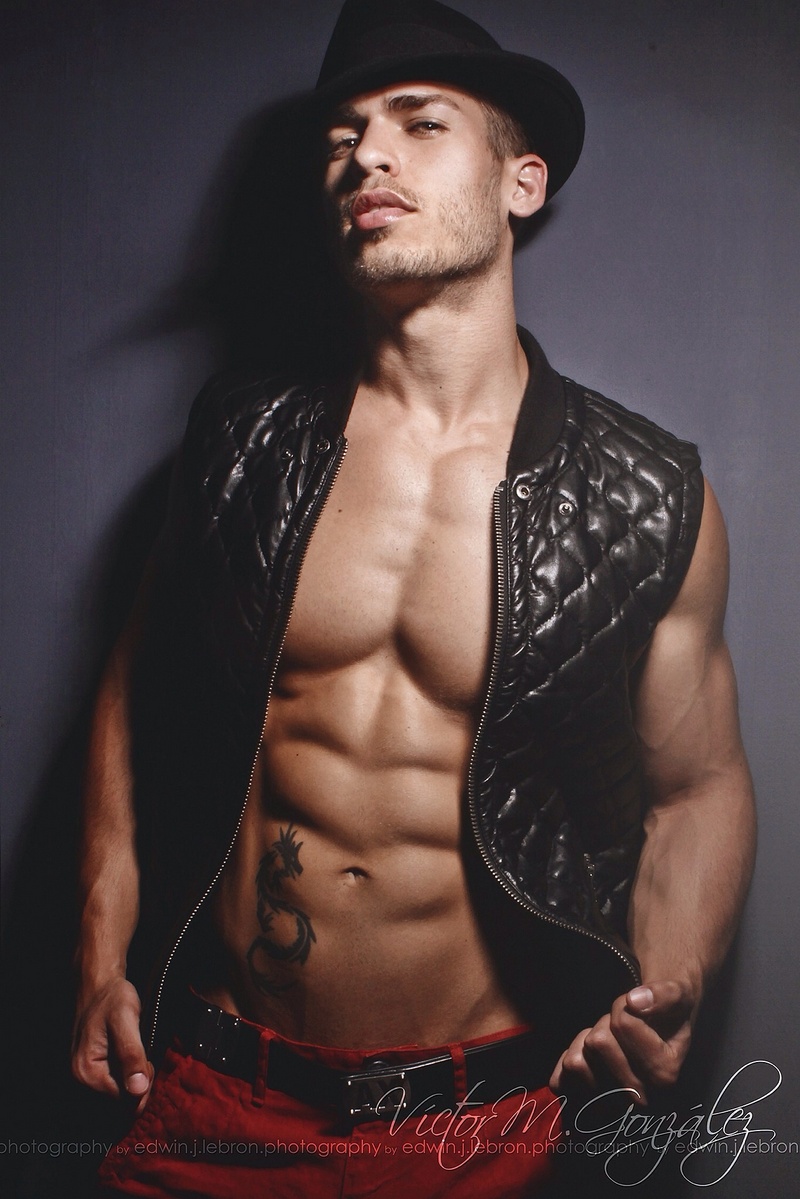 Male model photo shoot of Victor M Gonzalez