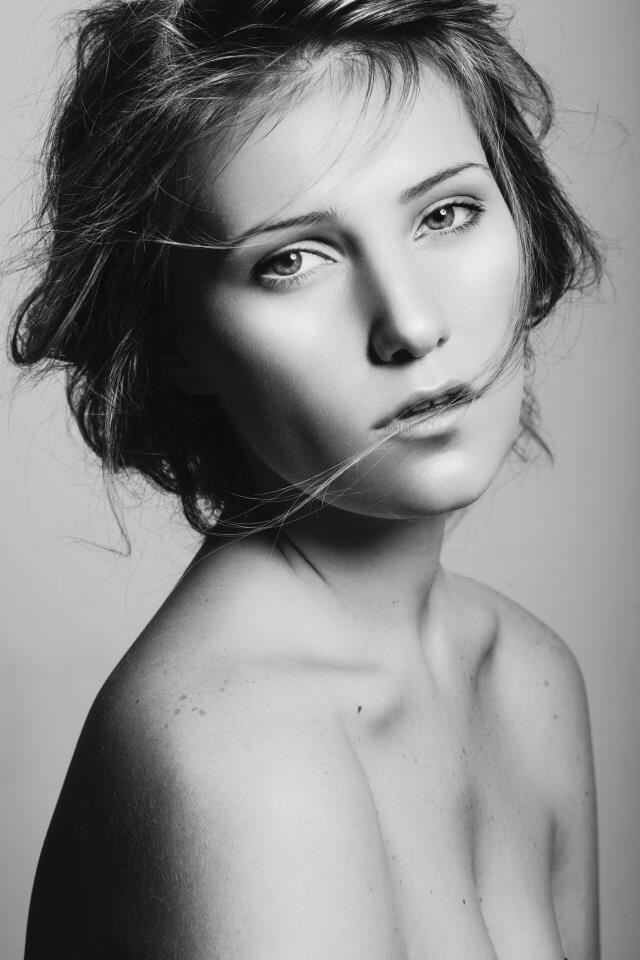 Female model photo shoot of ERENA SHARK