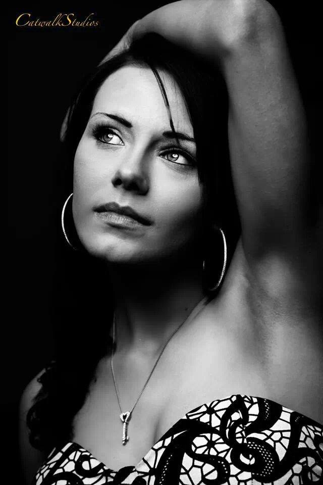 Female model photo shoot of Danii Dyan Burdick