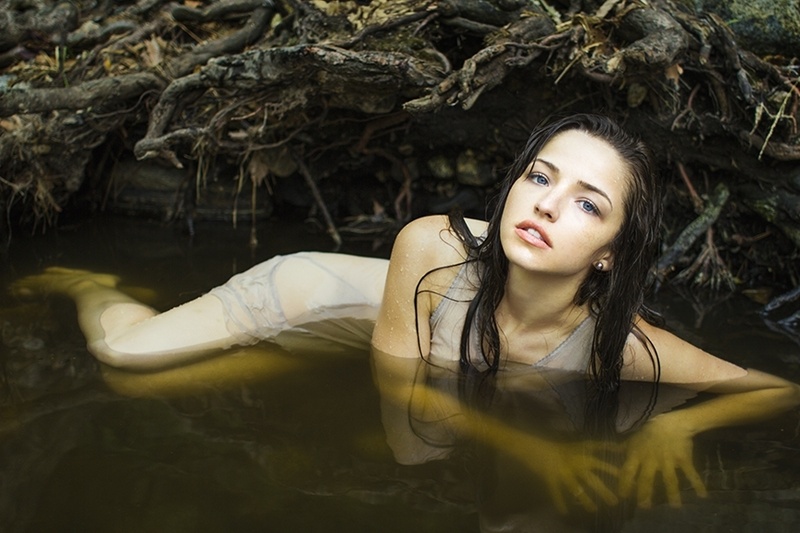 Female model photo shoot of Mandee Leslie by Ezra Spurrier