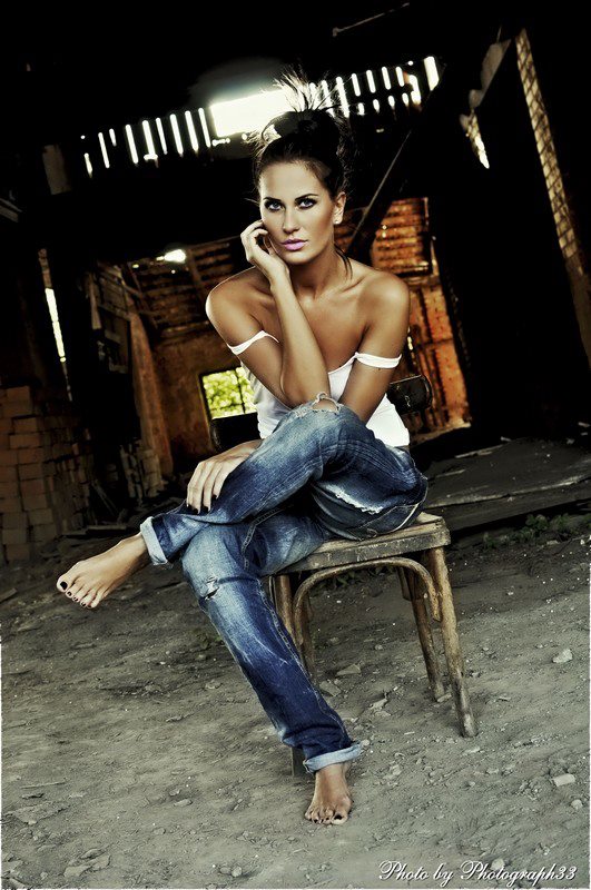 Female model photo shoot of romanaB
