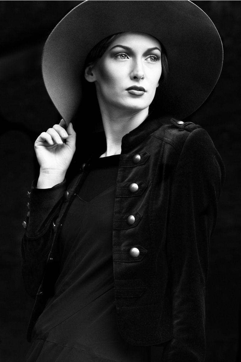 Female model photo shoot of Azzurra Bonaldo