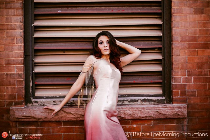 Female model photo shoot of Amanda Renee Mayhem