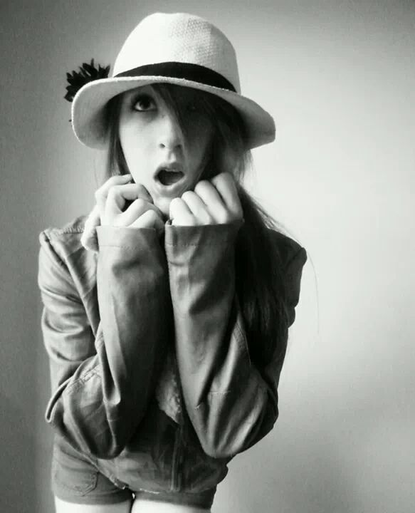 Female model photo shoot of VeronicaBoudreaux