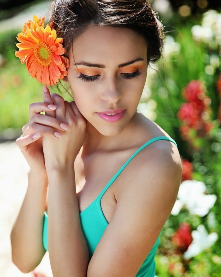 Female model photo shoot of Tanya Valdez by xng123 in Botanical Gardens San Antonio