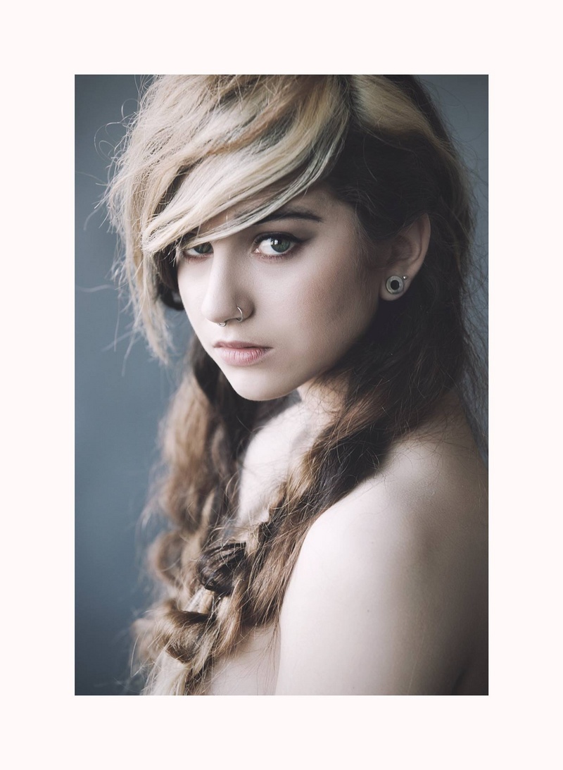 Female model photo shoot of Makeup 101 by IzabelaBartyzel