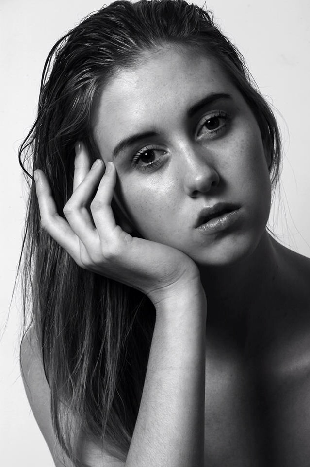 Female model photo shoot of Christy Neufeld