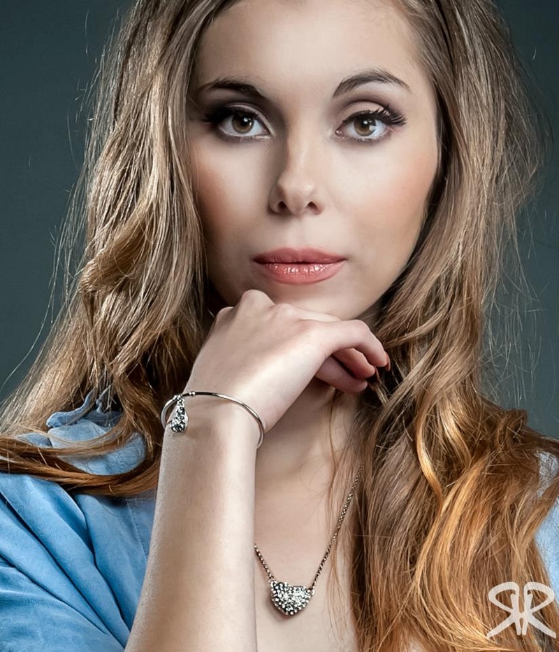 Female model photo shoot of Mila Fabianova