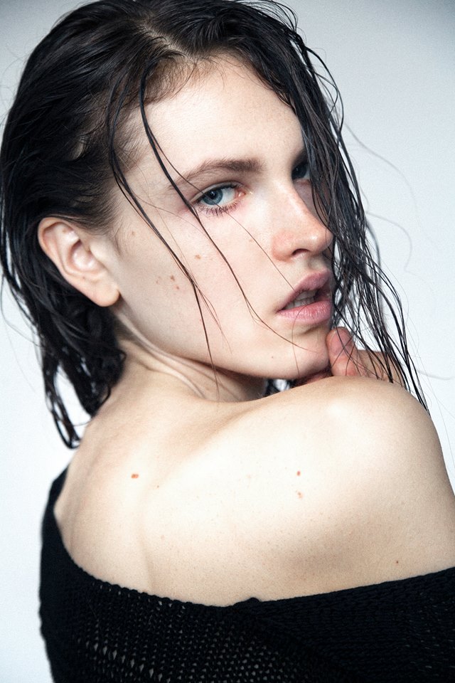 Female model photo shoot of Simona
