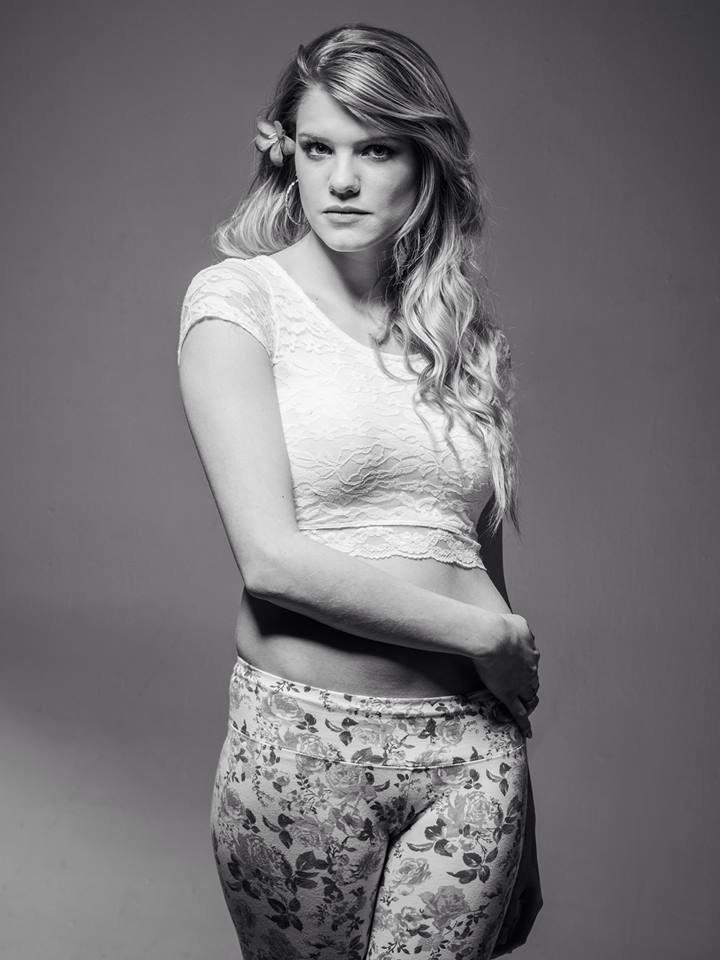 Female model photo shoot of Cassandra Kerr