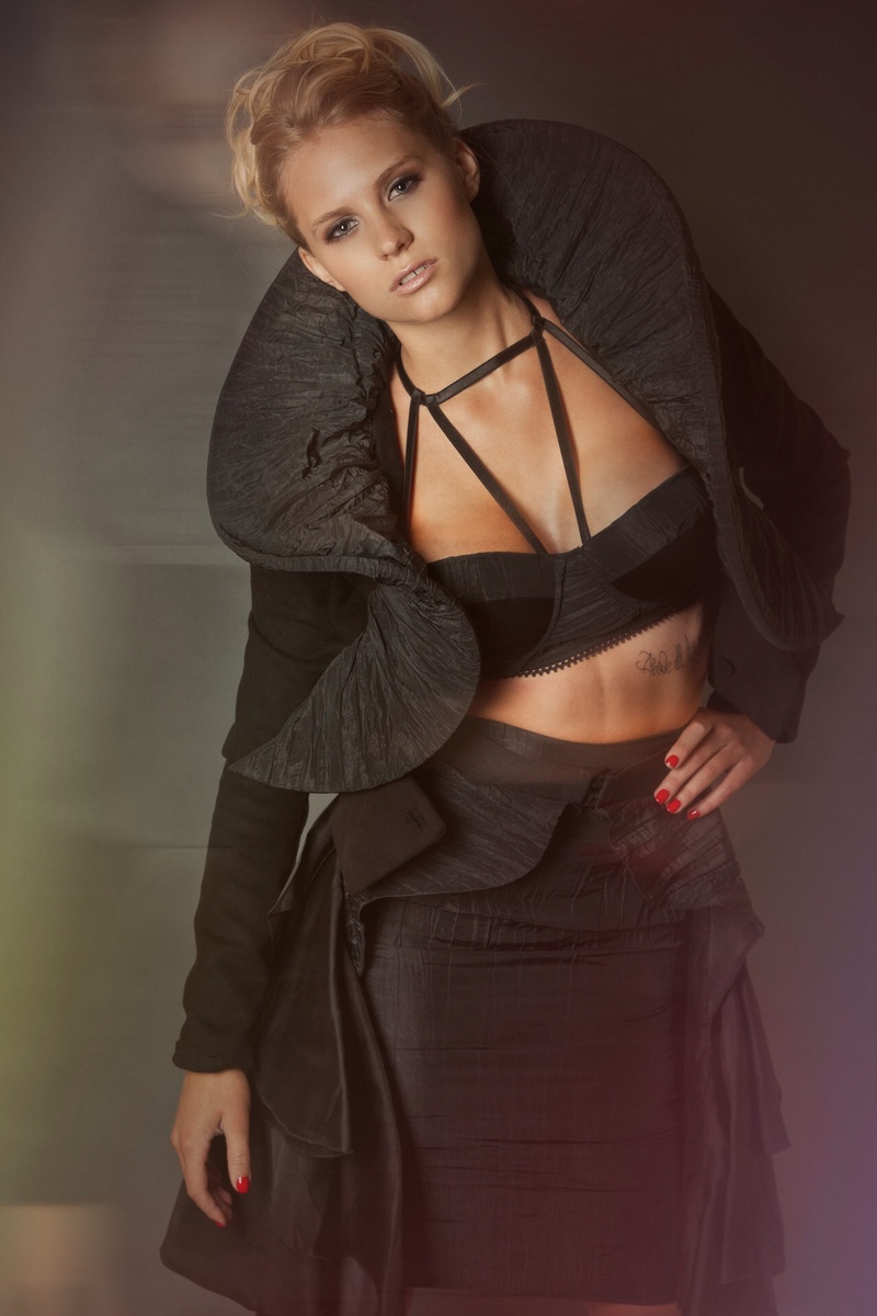 Female model photo shoot of Erica Dawn Woodmore LLC