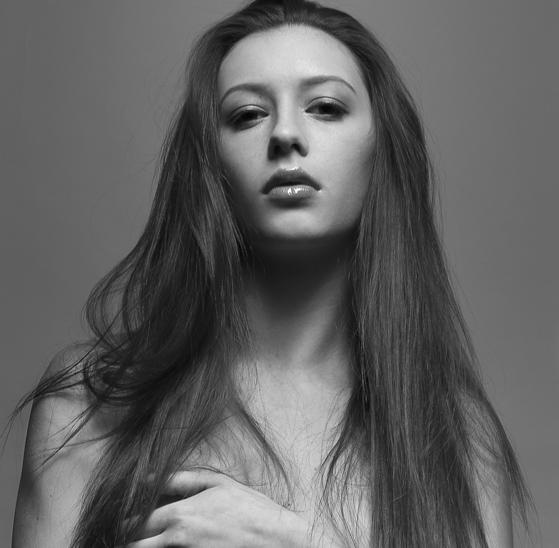 Female model photo shoot of Courtneyjack