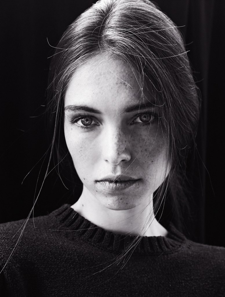 Female model photo shoot of Lena Melnik