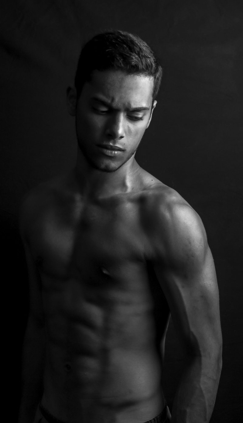 Male model photo shoot of Elvin_Velez