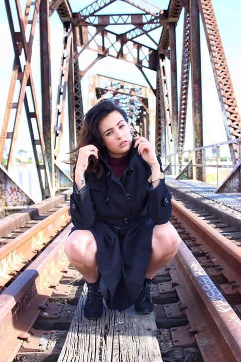Female model photo shoot of Alicia Arch