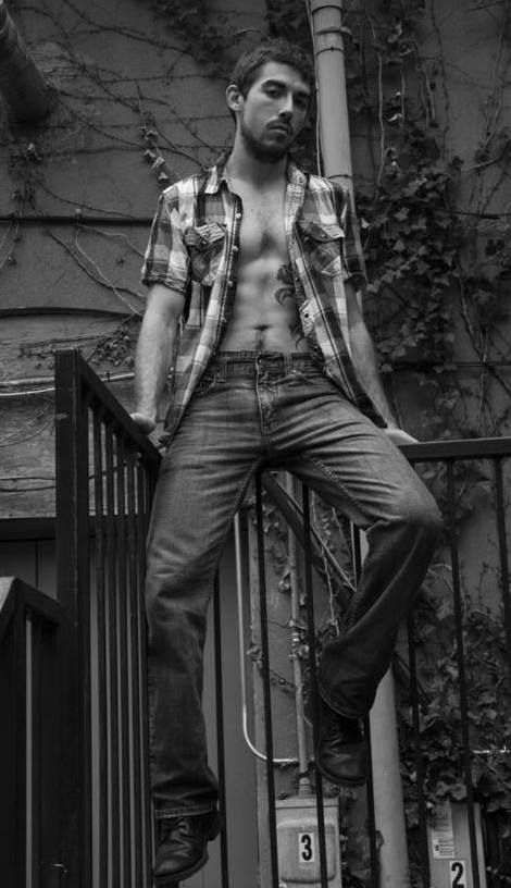Male model photo shoot of BlainBigelow