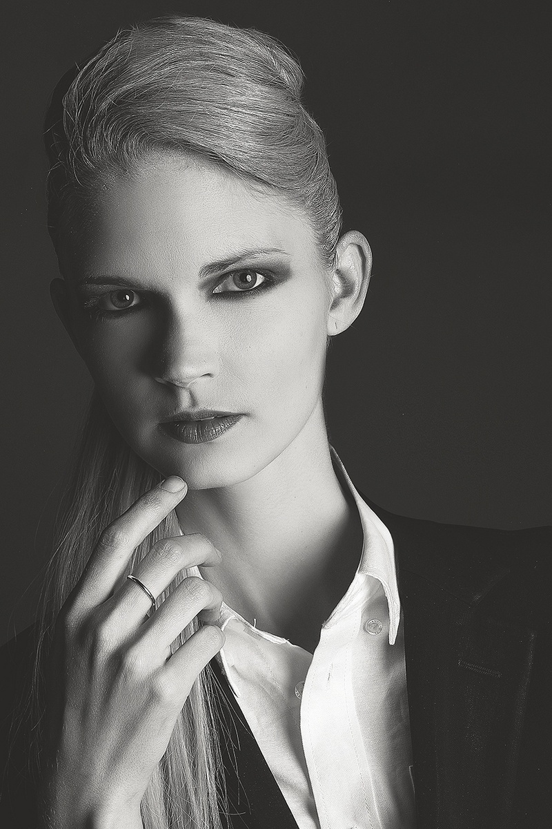 Female model photo shoot of lauren lindsey