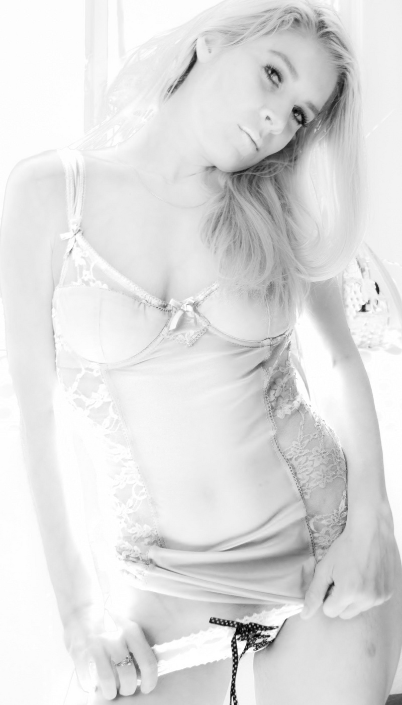 Female model photo shoot of Olivia5ky