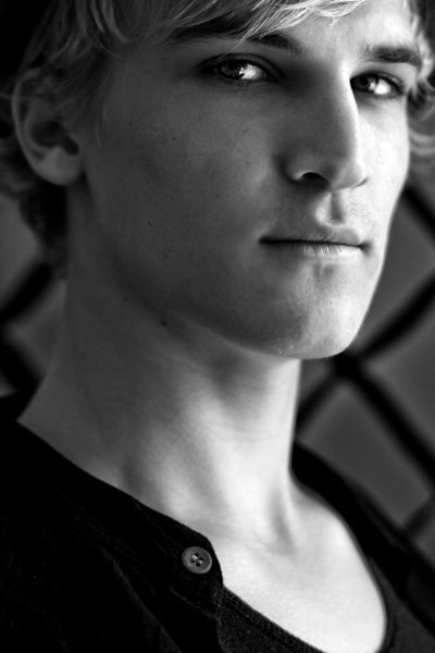 Male model photo shoot of Sundar-Ritter