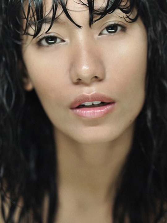 Female model photo shoot of Shen De Guia