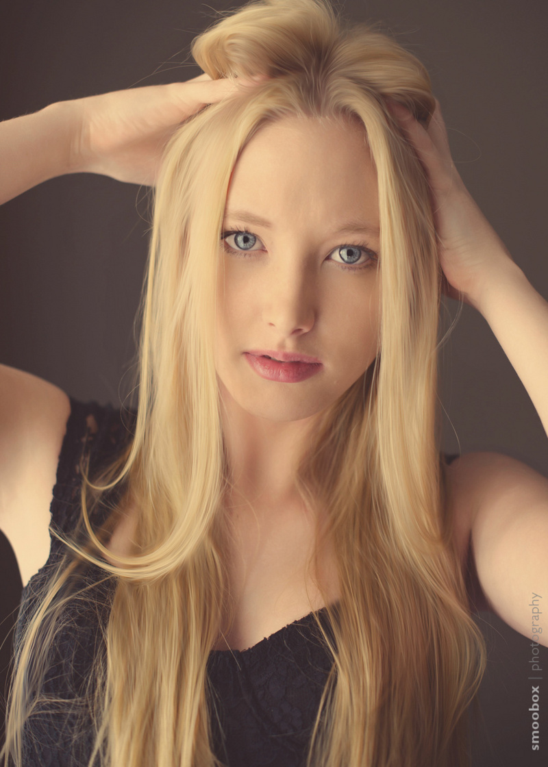 Female model photo shoot of Jess Browne
