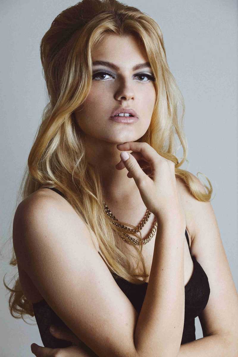 Female model photo shoot of Natalie Wentworth