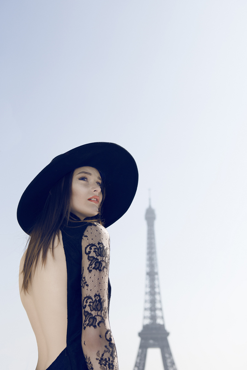 Female model photo shoot of sara montalbano in Paris