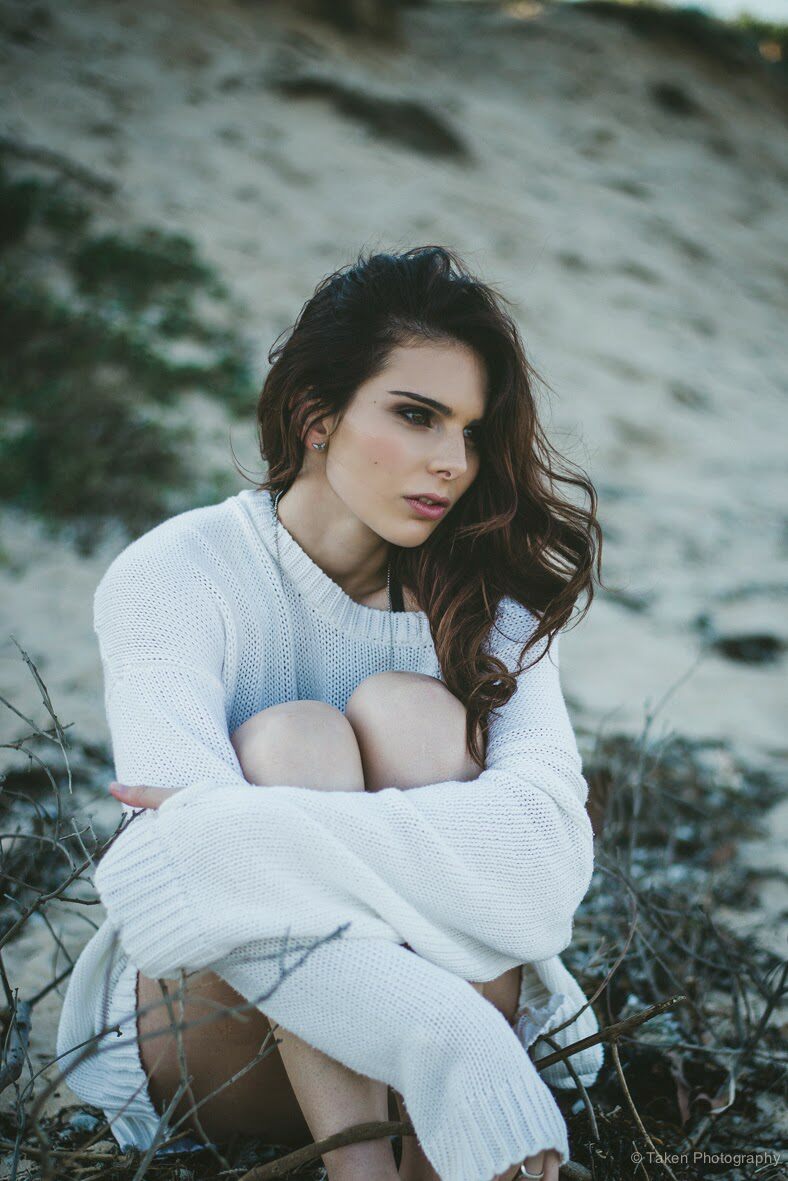 Female model photo shoot of Ashleigh Defrenza 