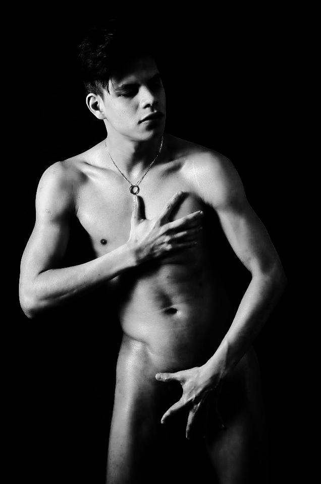 Male model photo shoot of Fernando Villagomez