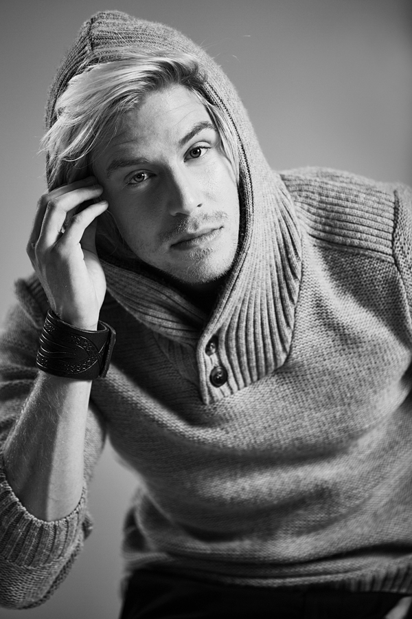 Male model photo shoot of Raphael Oliver