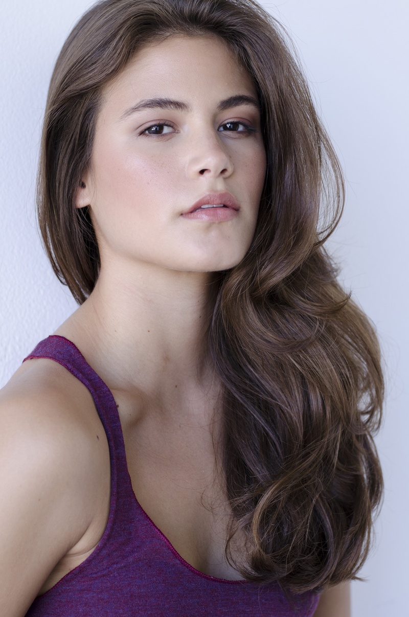 Female model photo shoot of Evelyn Sanabria