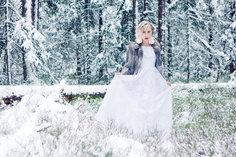 Female model photo shoot of EvaNovember in in the snow