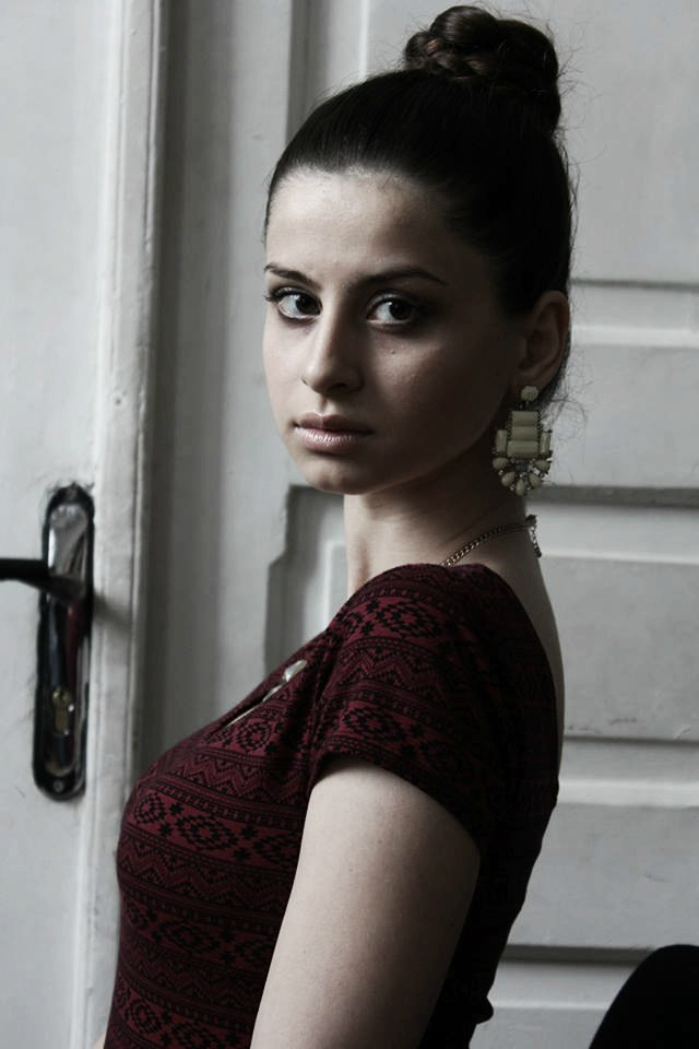 Female model photo shoot of Mari Rokva