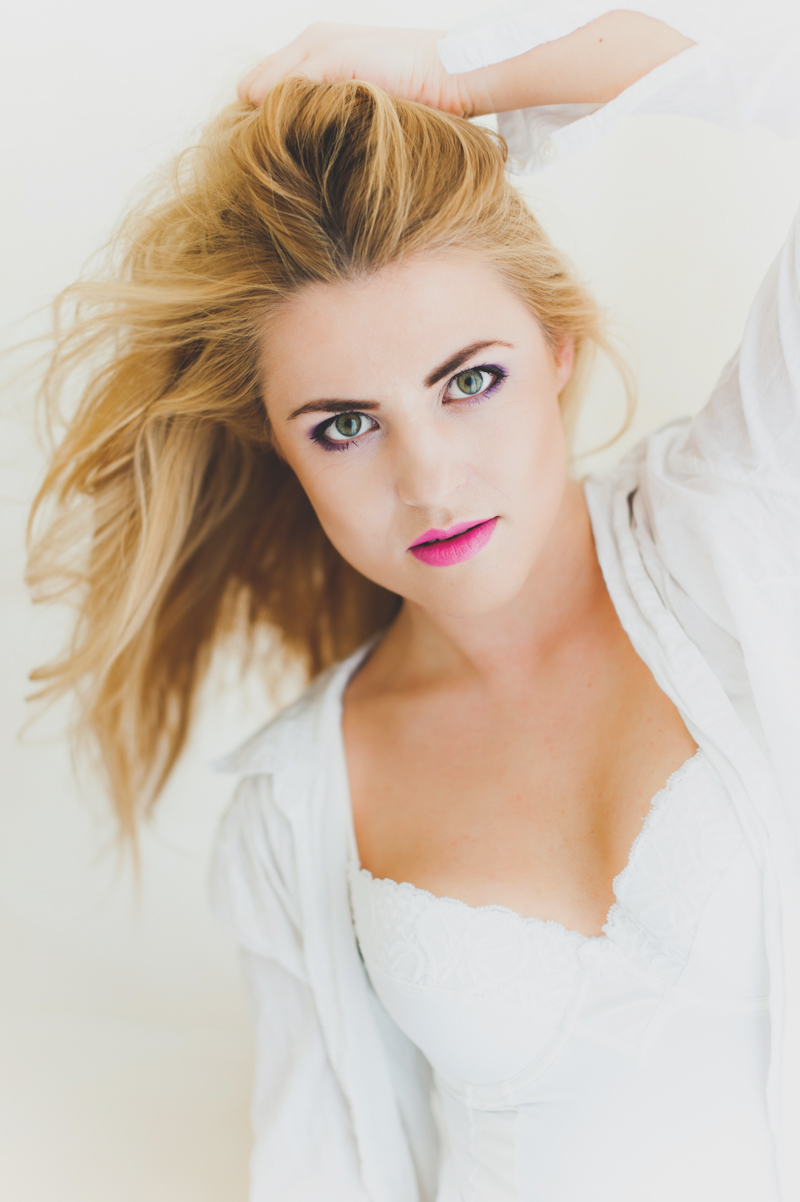 Female model photo shoot of Aleksandra_Olejnik