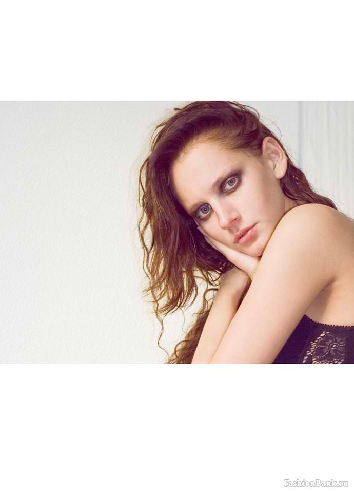 Female model photo shoot of AlenaSasunova