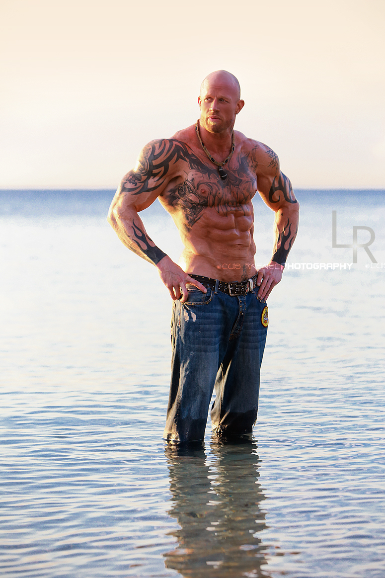 Male model photo shoot of Rob Archer by Luis Rafael Photography in Key Biscayne, FL