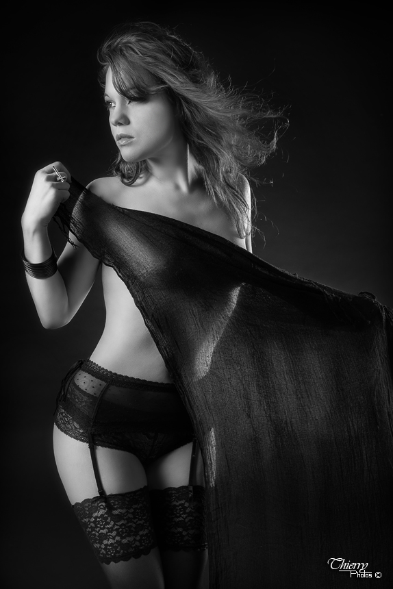 Female model photo shoot of Eros Noir in Paris