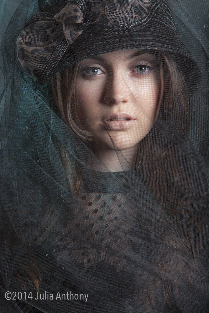 Female model photo shoot of Julia Anthony