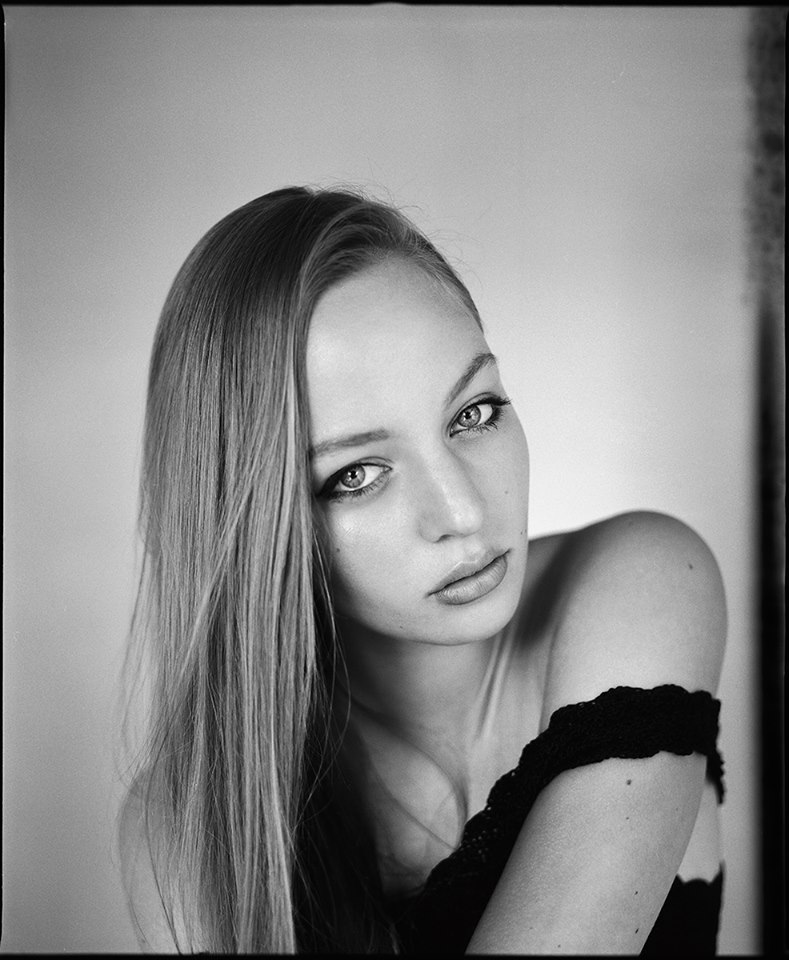 Female model photo shoot of Petrita